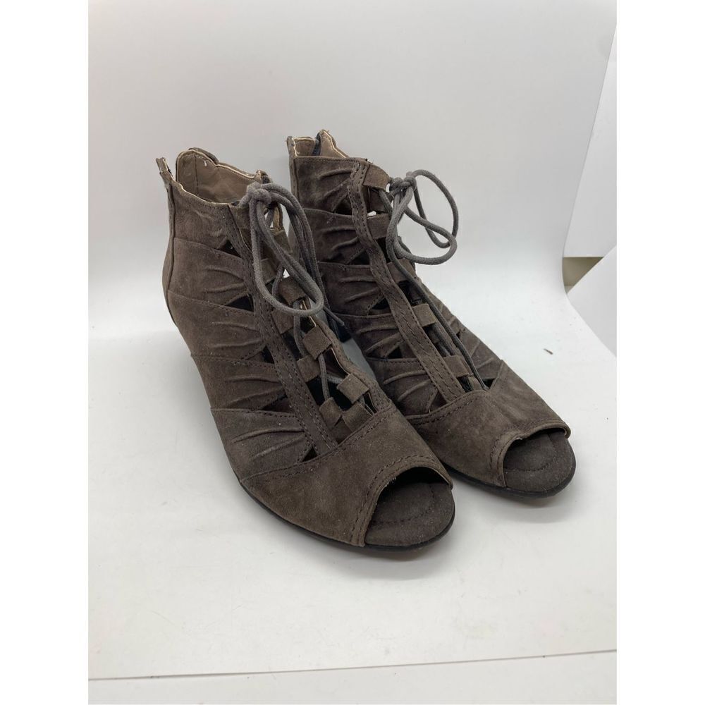 Earth Aurora Peep Toe Casual Bootie Women's Size  6.5 Brown Suede 2” Heel